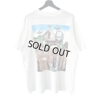 画像1: 90s USA製 ALIEN AMERICAN GOTHIC parody TEE SHIRT
