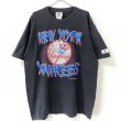 画像1: 90s USA製 NEW YORK YANKEES GRAFFITI TEE SHIRT (1)