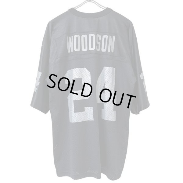 画像2: 90s 00s NIKE OAKLAND RAIDERS CHARLES WOODSON FOOTBALL SHIRT (2)