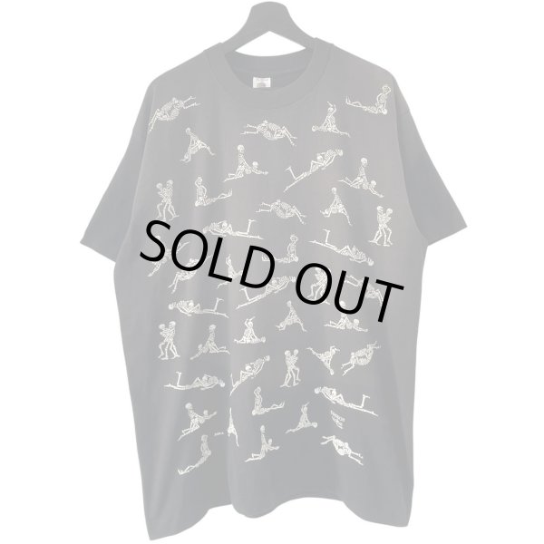画像1: 90s USA製 FASHION VICTIM SKULL 四十八手 TEE SHIRT (1)
